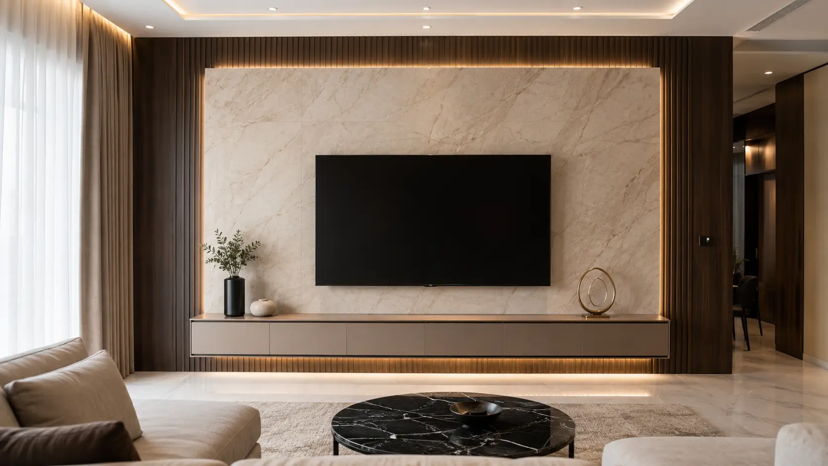 Backdrop TV minimalis mewah dengan kombinasi motif marmer dan panel kayu walnut